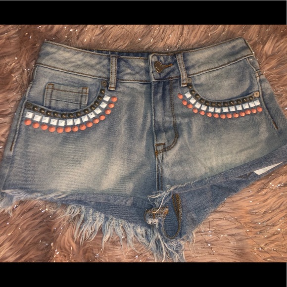 Kendall and Kylie Studded High Rise Cutoff Shorts - Picture 2 of 7